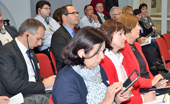 Blick auf die Zuhörer der ungarischen Delegation zur Berufsbilung