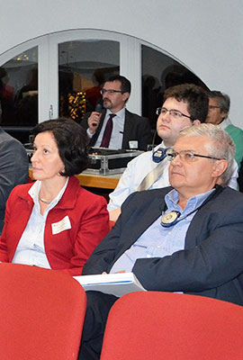 Zuhörer der ungarischen Delegation zur Berufsbilung