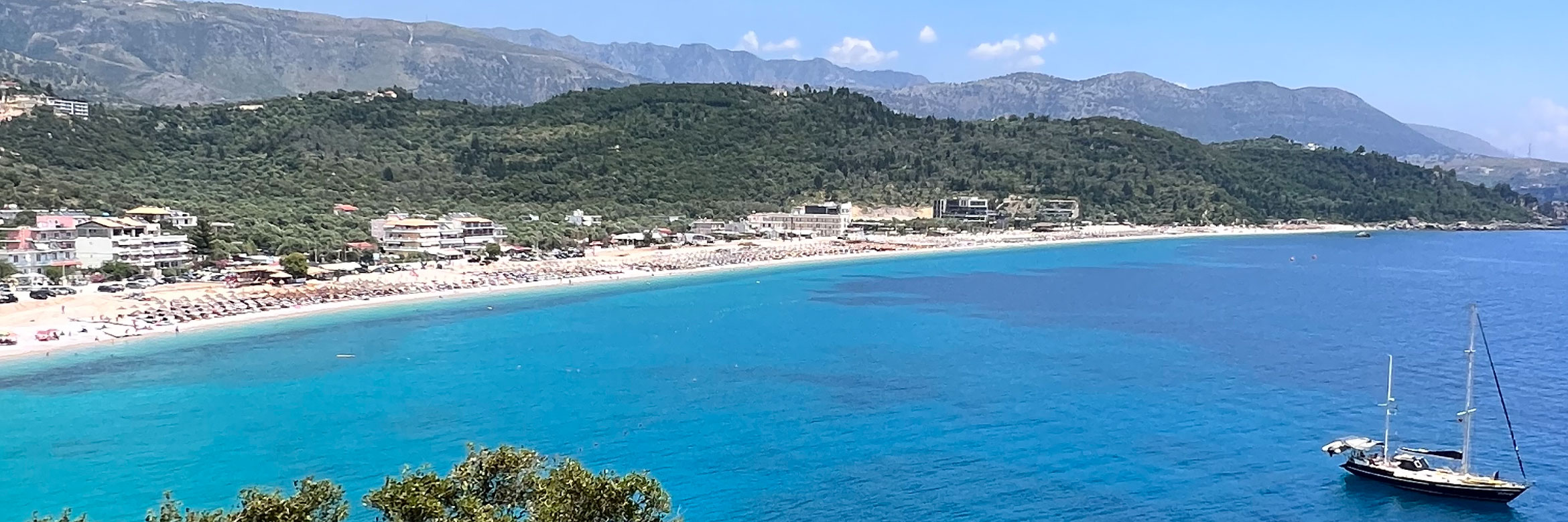 Blick auf einen Küstenabschnitt im Süden Albaniens