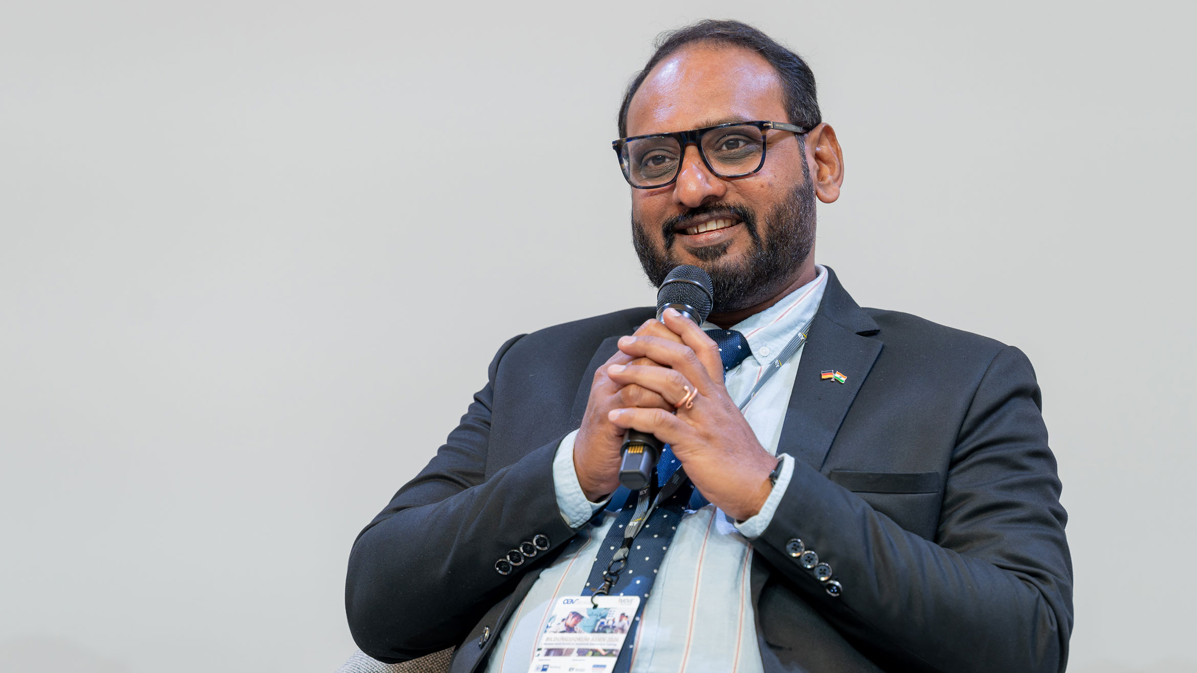 Nahaufnahme des Sprechers Arunachalam Karthikeyan