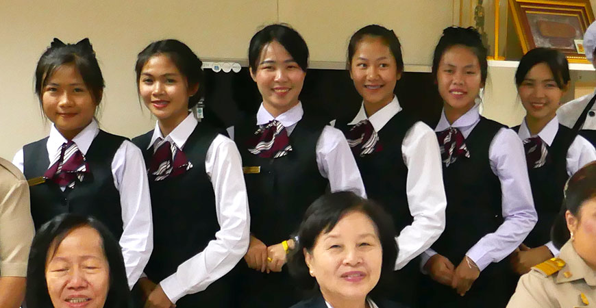 Gruppenbild thailaendischer Frauen