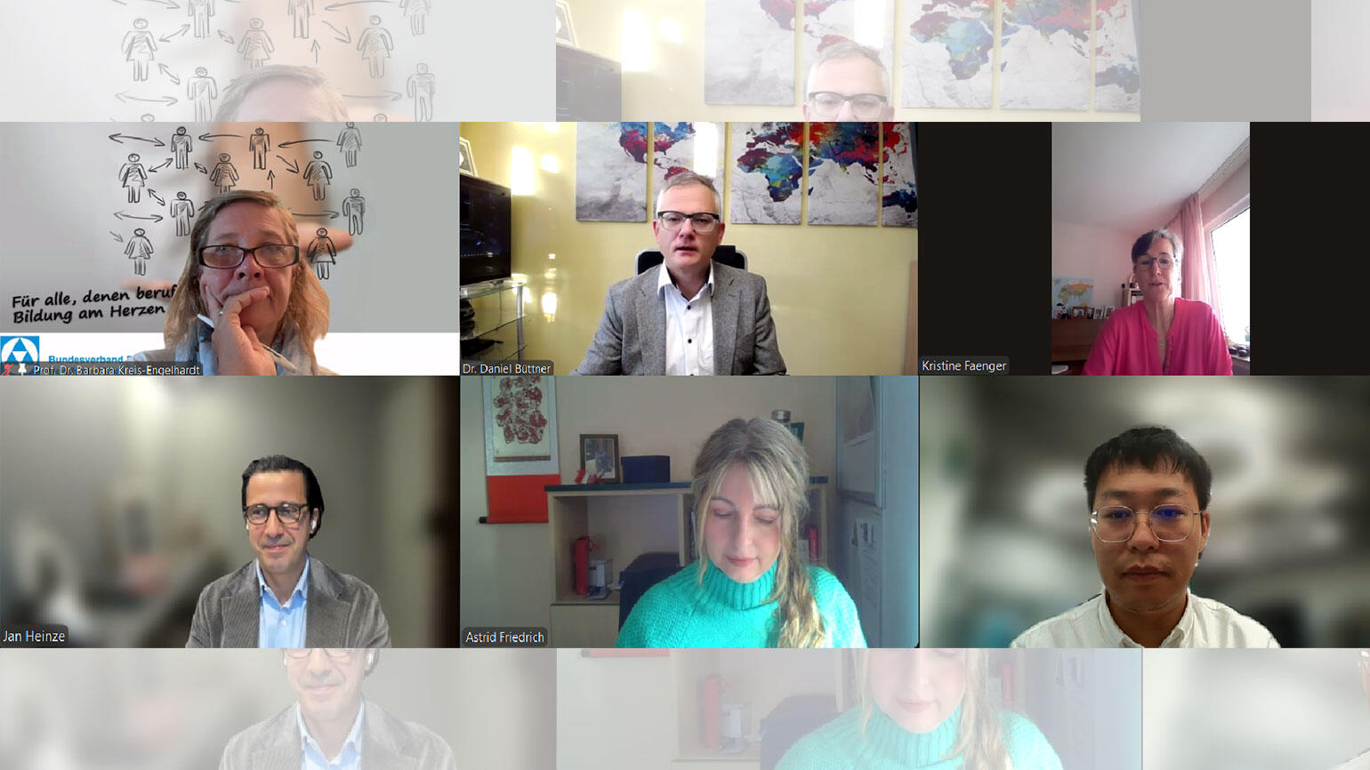 Sprecherinnen und Sprecher des Webinars auf einem Screen abgebildet