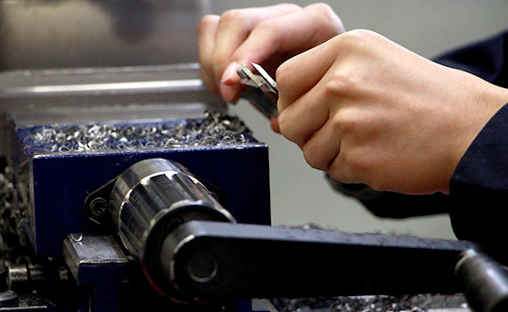 Detailansicht Arbeiten mit Metall