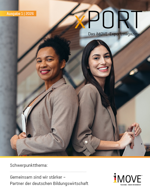 Titel des Magazins: zwei Frauen in Businesskleidung und offenbar unterschiedlicher Nationalitäten stehen mit dem Rücken aneinander, drehen den Kopf seitlich und lächeln in die Kamera