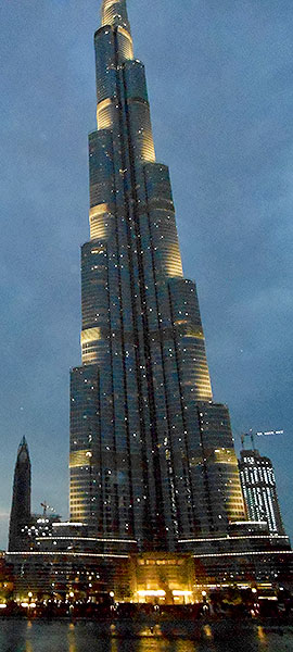 Skyline von Dubai mit Wolkenkratzer