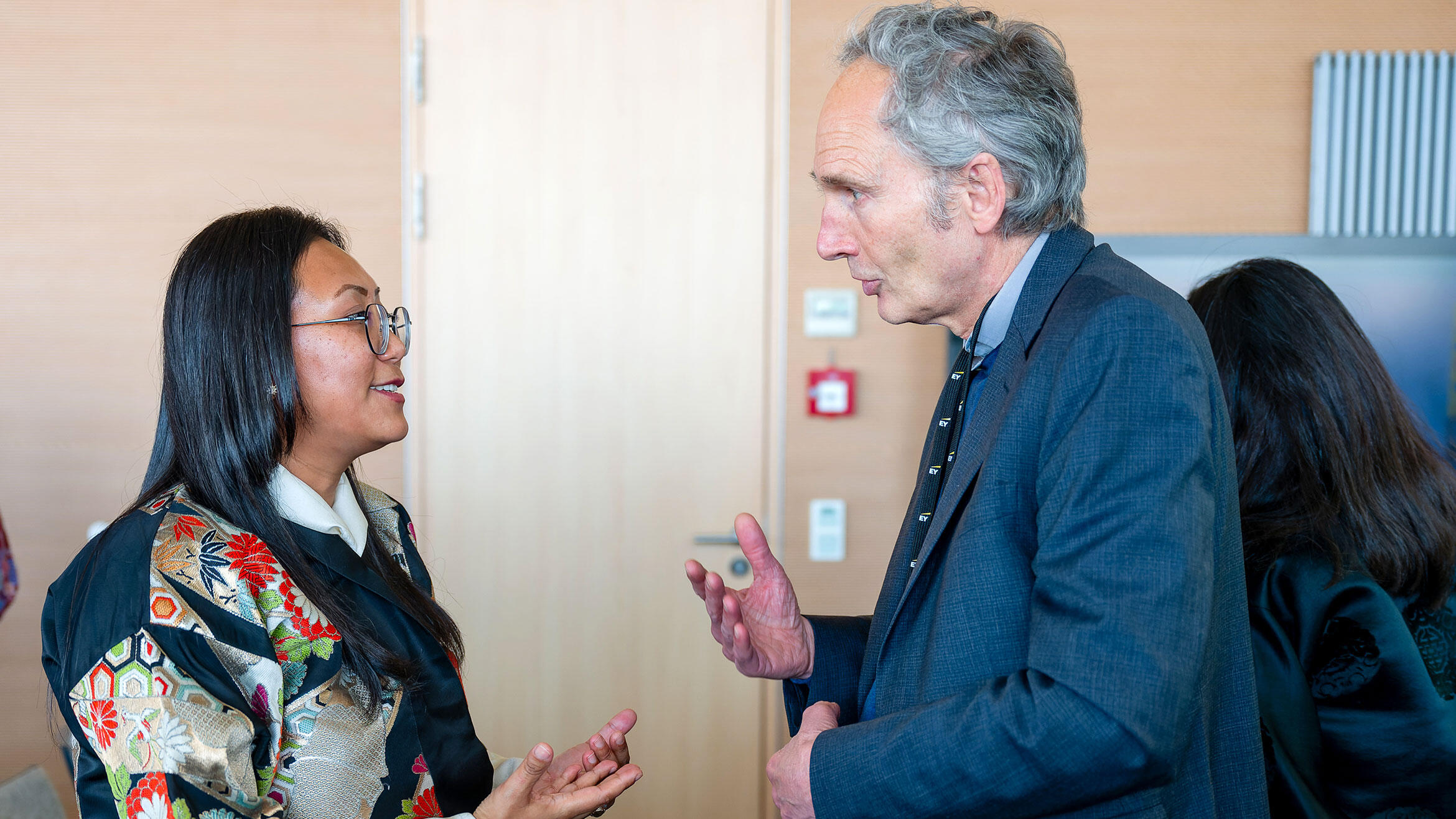 woman and man in a discussion