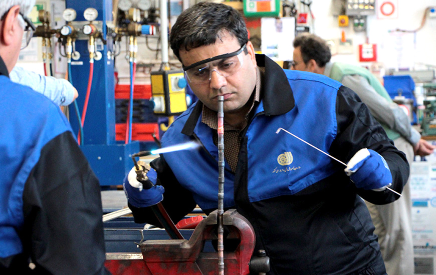 Training scene in a workshop